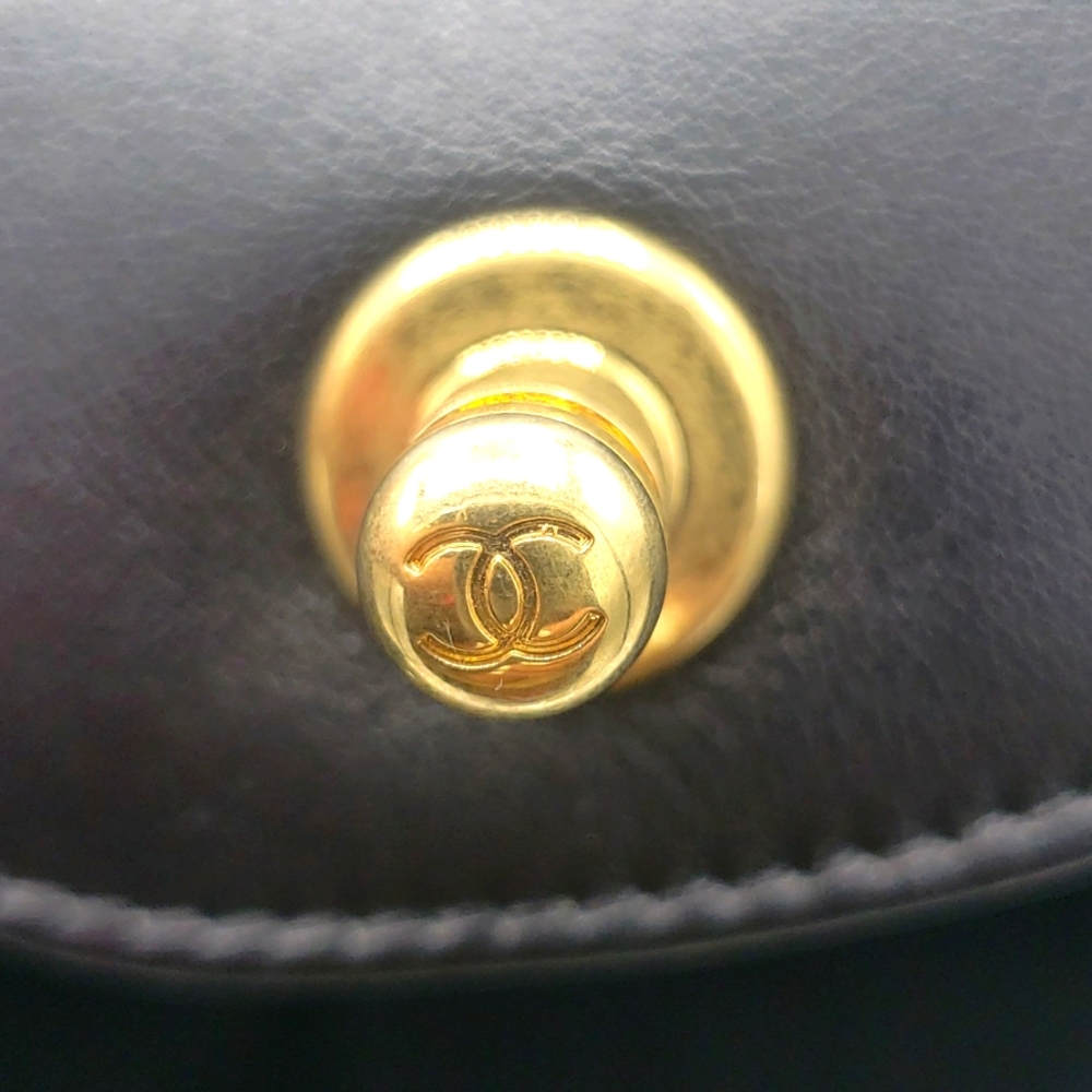 CHANEL BAG SIZE 12X14 COLOR BLACK 100% AUTHENTIC - Picture 9 of 13